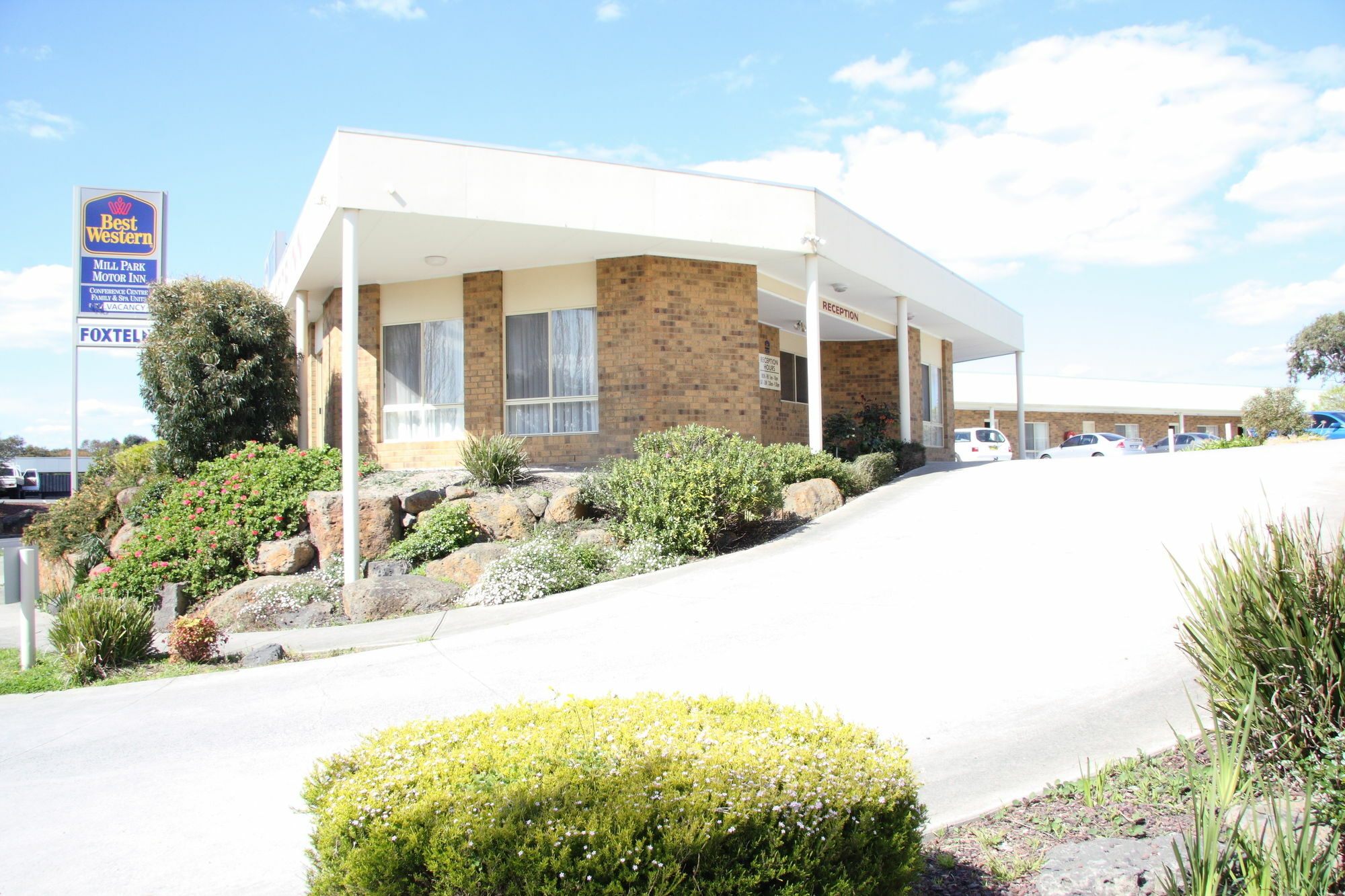 Best Western Mill Park Motor Inn Morang Екстер'єр фото